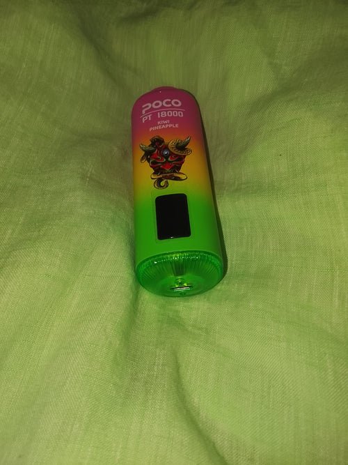 Vaper POCO PT 18000 caladas . Kiwi/piña.