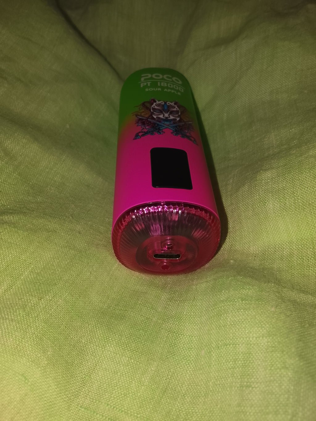 Vaper POCO PT 18000 caladas. Manzana verde.